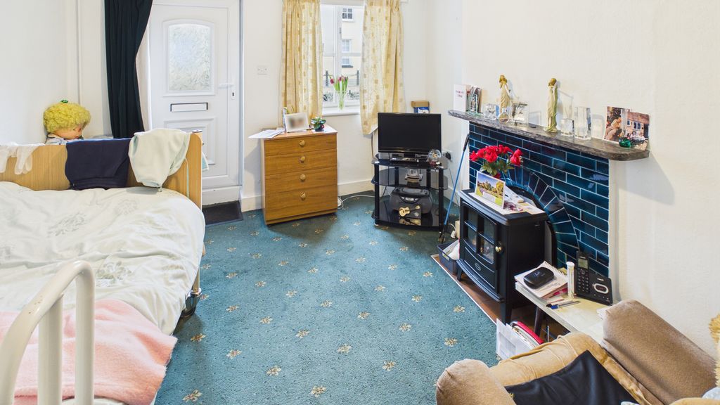 Property photo 3 of 11