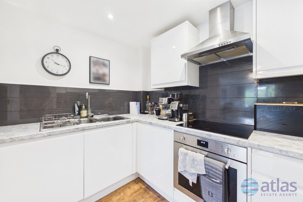 Property photo 2 of 16 Kitchen