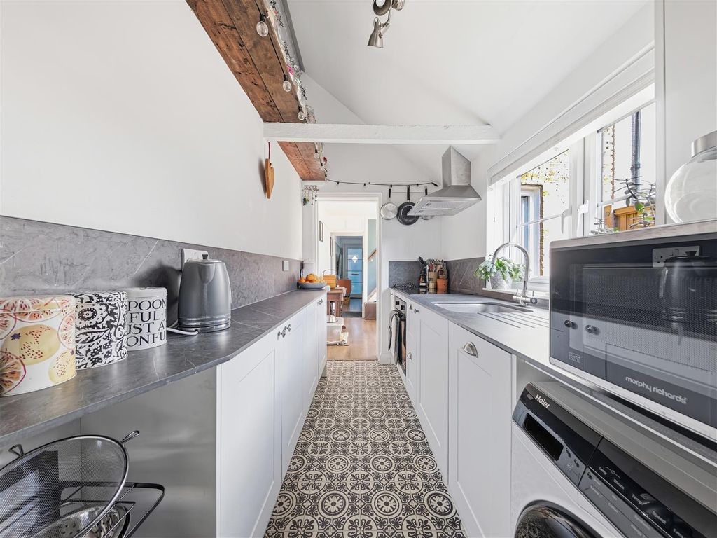 Property photo 2 of 25 Lower Herne (16).Jpg
