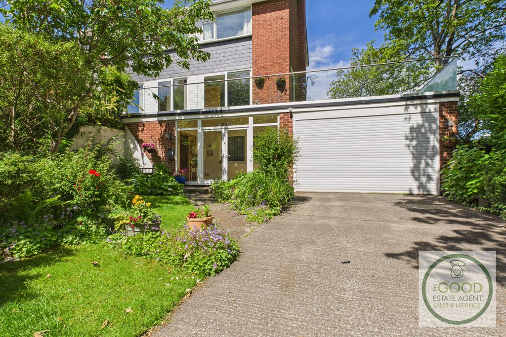 Property photo 2 of 35