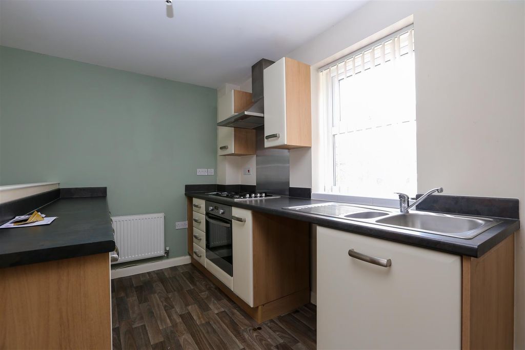 Property photo 2 of 13