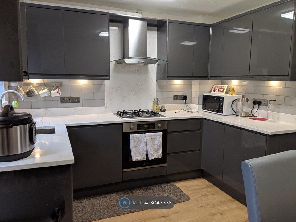 Property photo 3 of 4 Kitchen