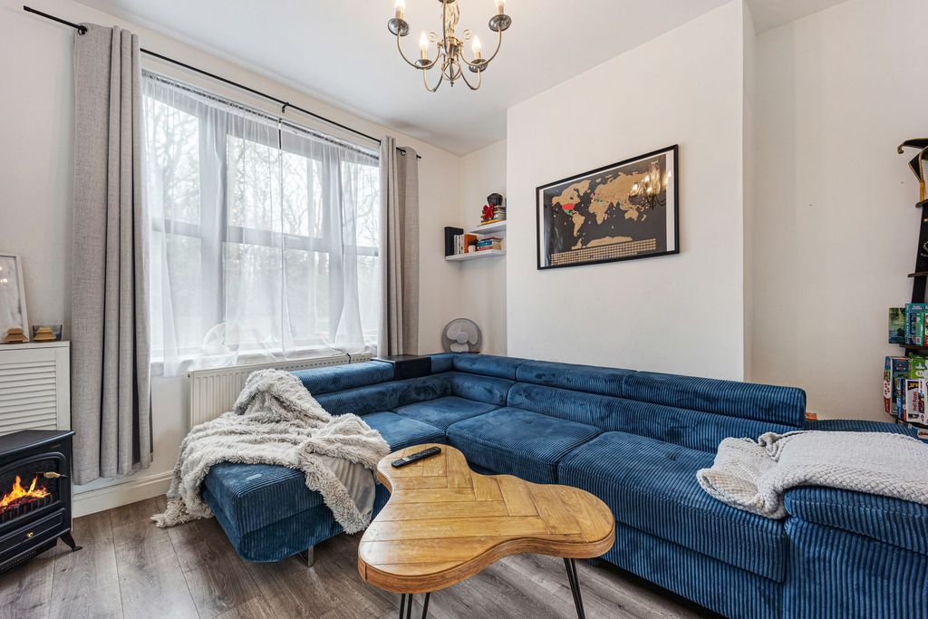 Property photo 2 of 19