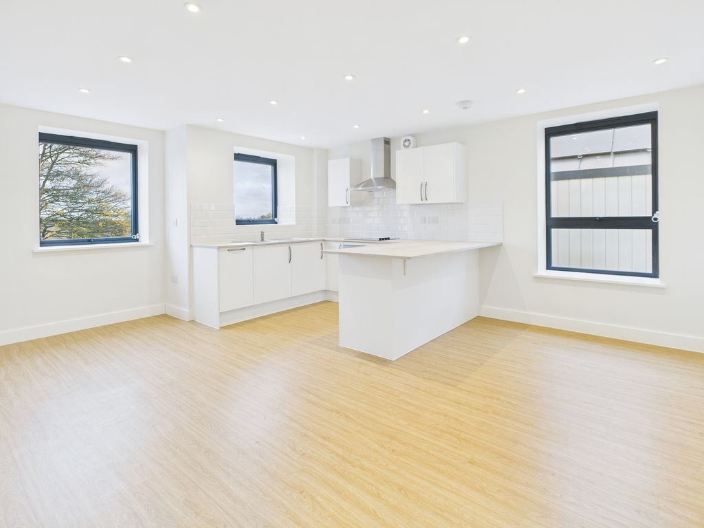 Property photo 3 of 10 Cam02519G0-Pr0353-Still005