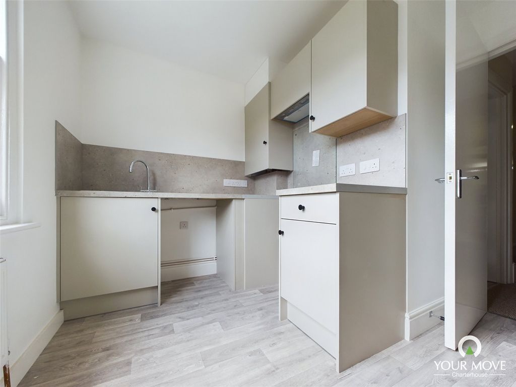 Property photo 1 of 7 Kitchen