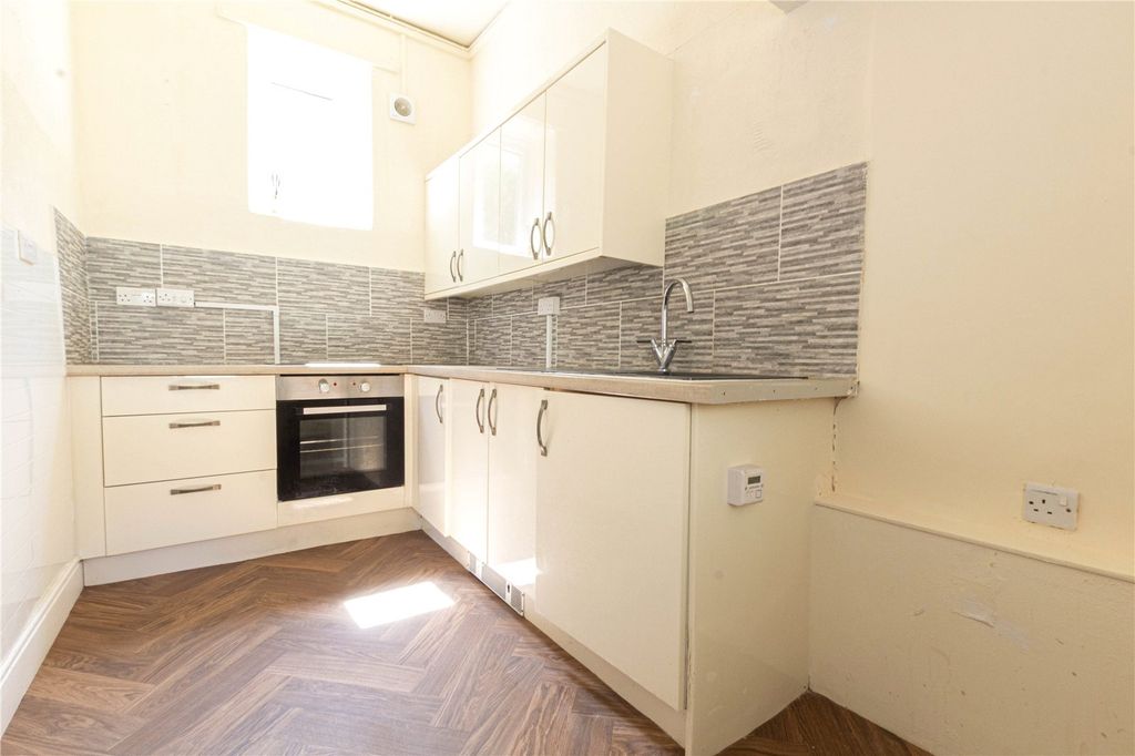 Property photo 2 of 17 Kitchen