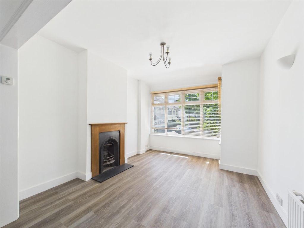 Property photo 2 of 13 Cam01563G0-Pr0255-Still003.Jpg