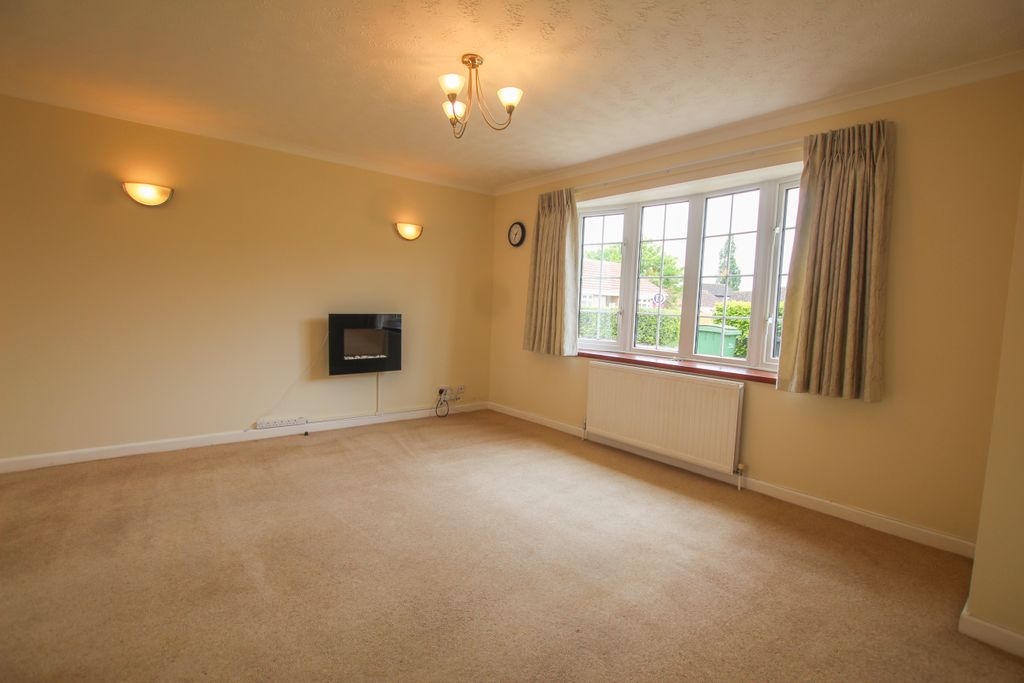 Property photo 2 of 14 Living Room