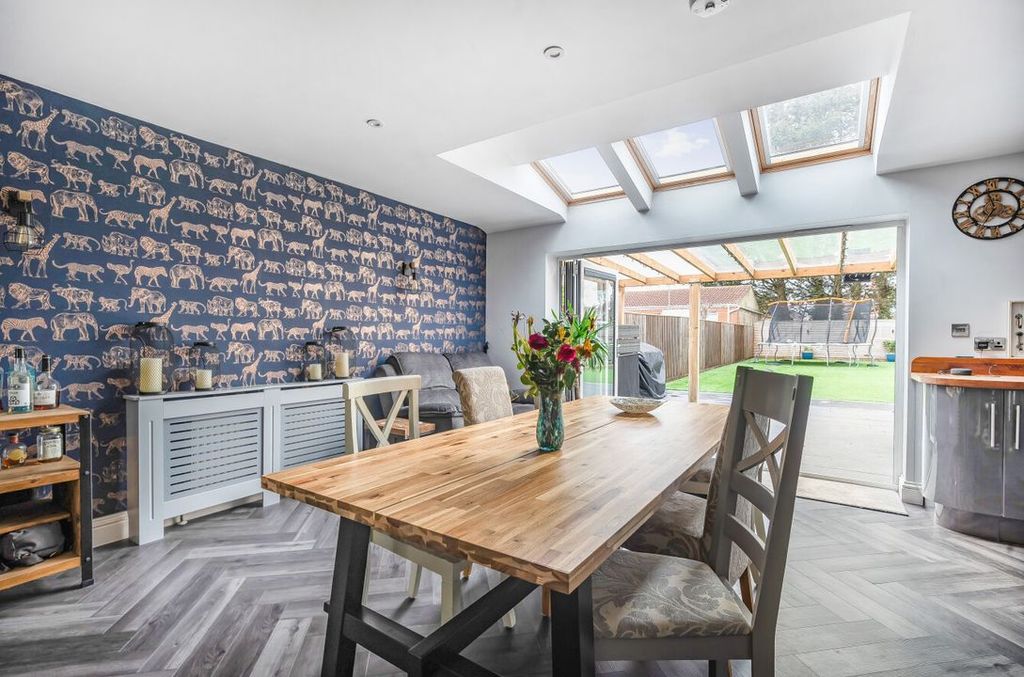 Property photo 3 of 20 12391134