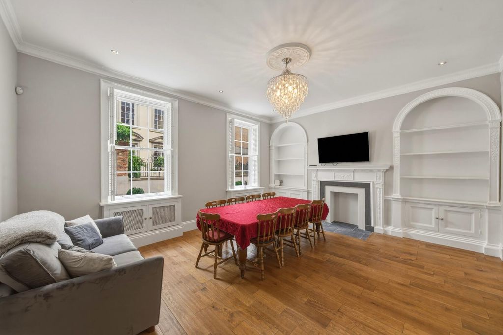 Property photo 2 of 24 Dining Room