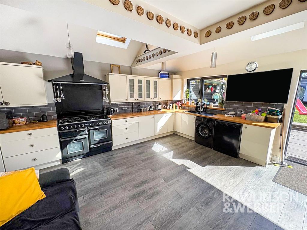 Property photo 3 of 18 Img-20250402-Wa0036.Jpg