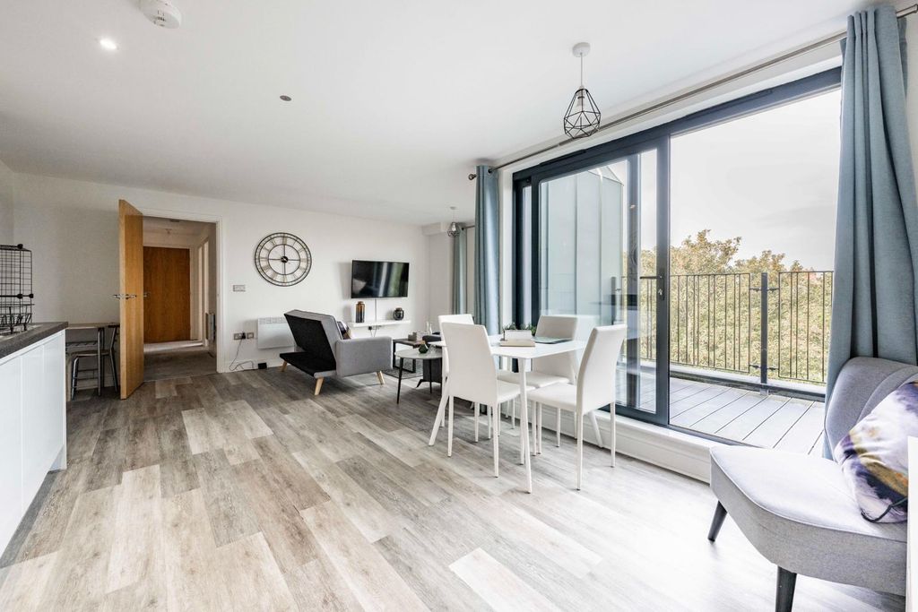 Property photo 3 of 7 Image