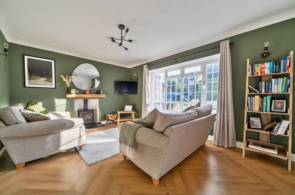 Property photo 2 of 25