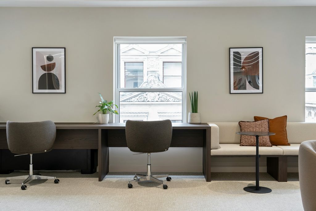 Property photo 3 of 9 4Moorgate-8-4Thflr.Jpg