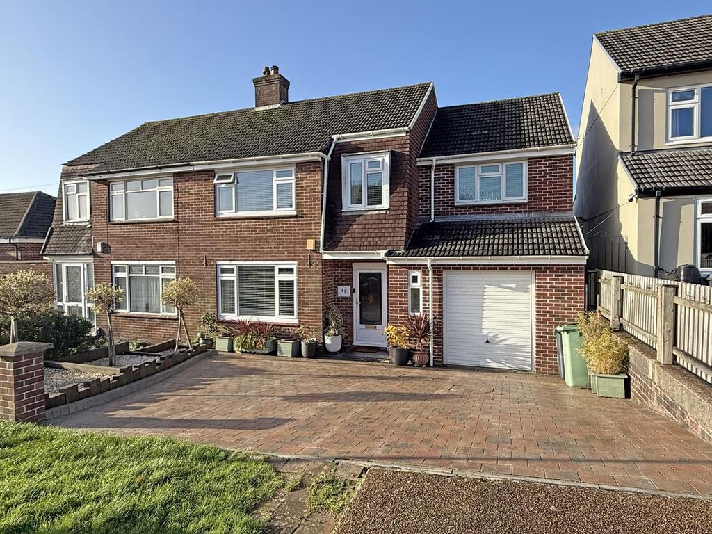 Property photo 1 of 28 Southwell Road 41 - Front.Jpg