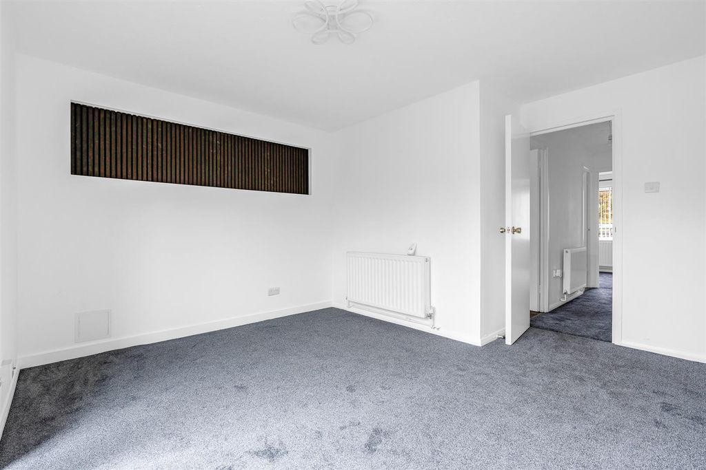 Property photo 2 of 8 Internal.Jpg