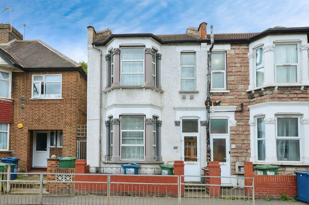 Property photo 1 of 12