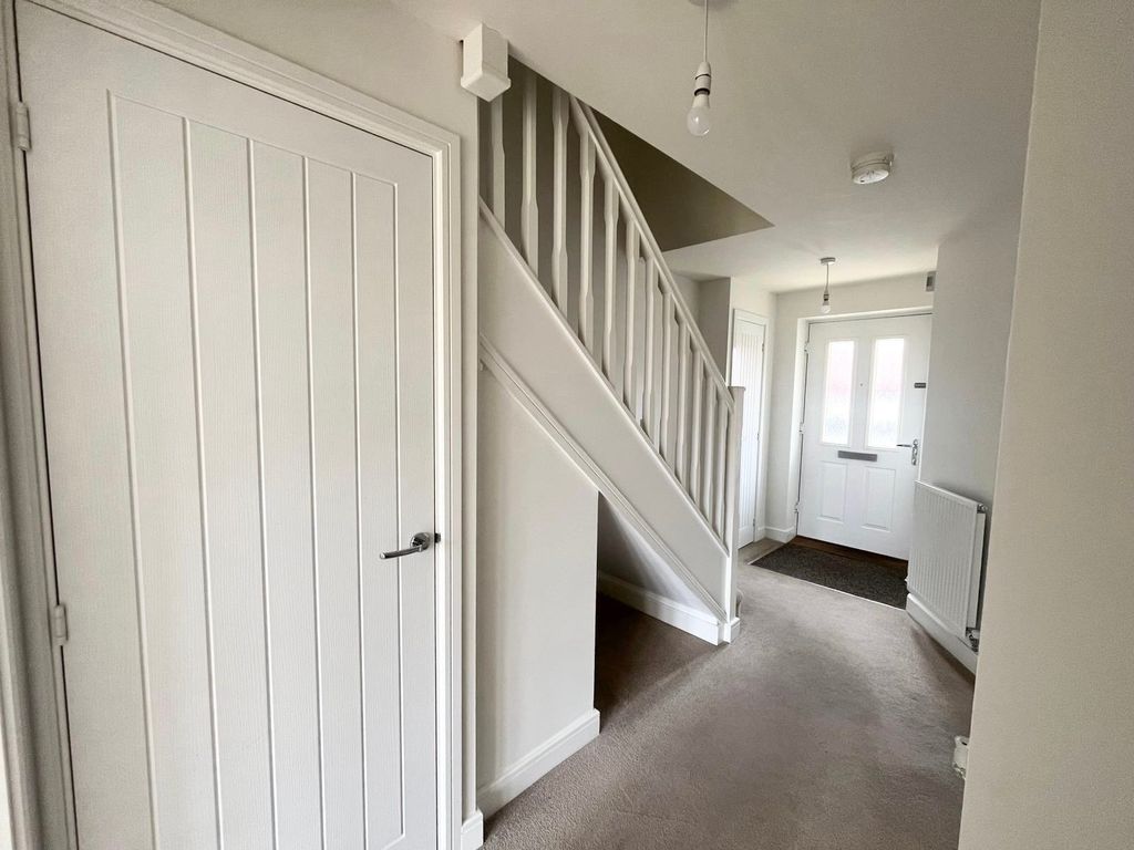 Property photo 2 of 18 Picture No. 12
