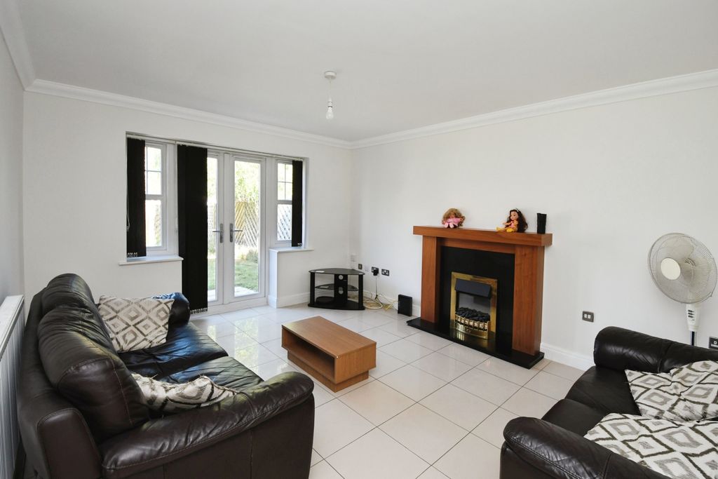 Property photo 2 of 18