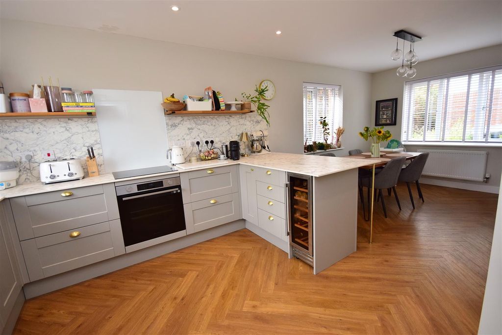 Property photo 2 of 30 Kitchen/Dining Room