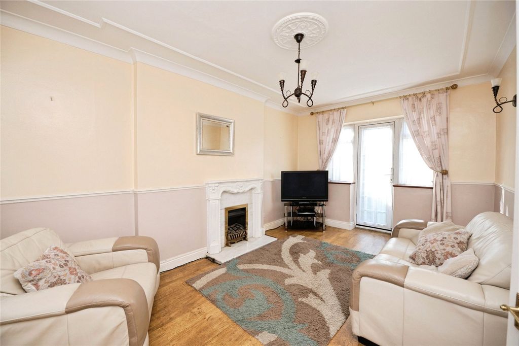 Property photo 3 of 24 Living Room