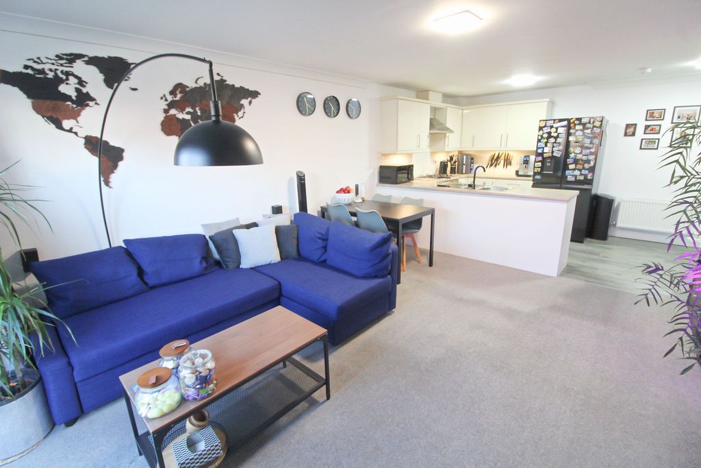 Property photo 3 of 14 Photograph 2