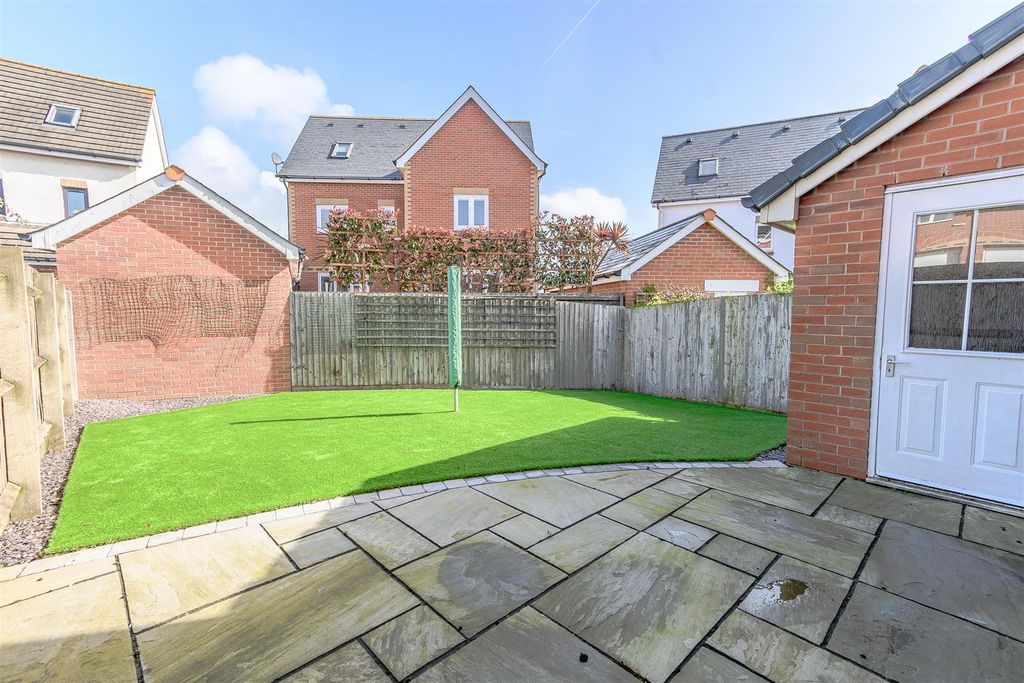 Property photo 2 of 25 Rear Garden