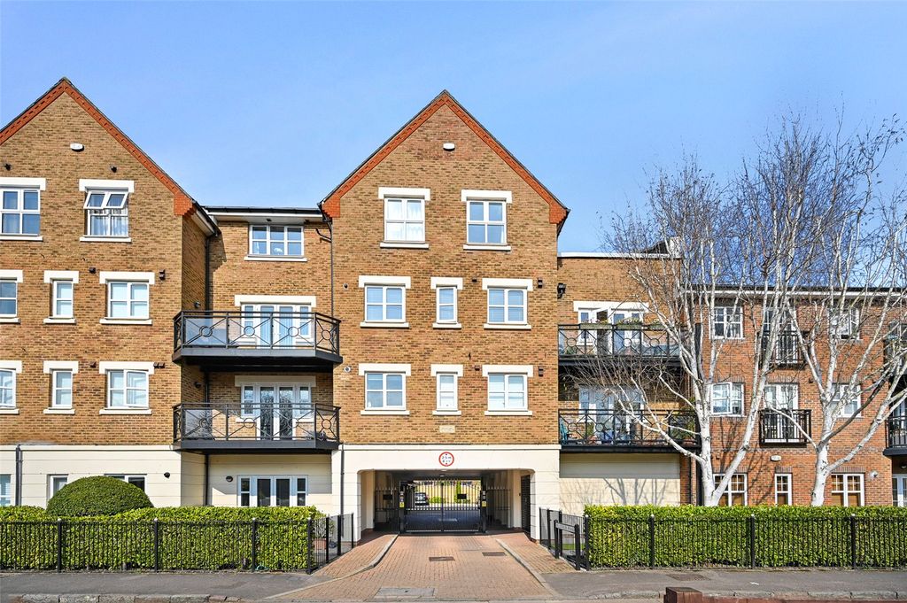 Property photo 1 of 8 External