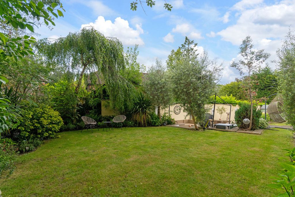 Property photo 3 of 27