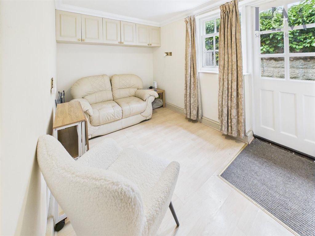 Property photo 3 of 9 Cam02804G0-Pr0334-Still007.Jpg