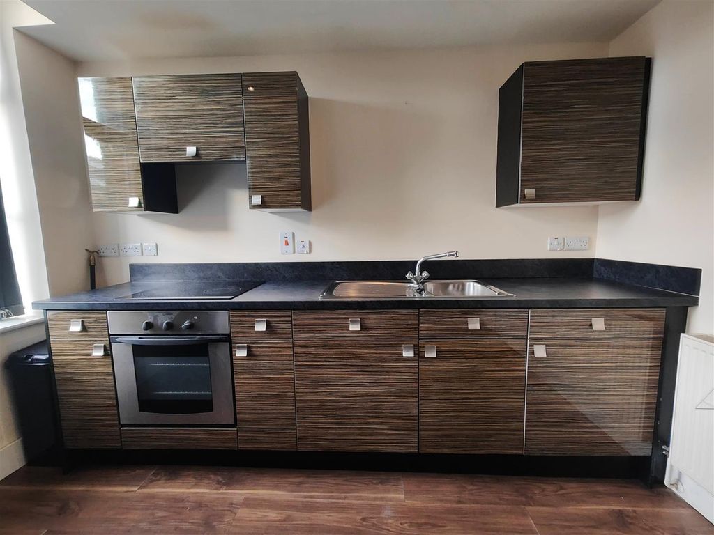 Property photo 2 of 9 Kitchen Angle