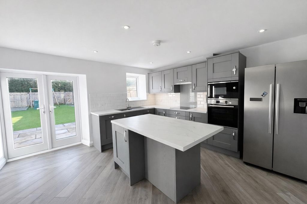 Property photo 3 of 18 Fresh Kitchen 2.Png