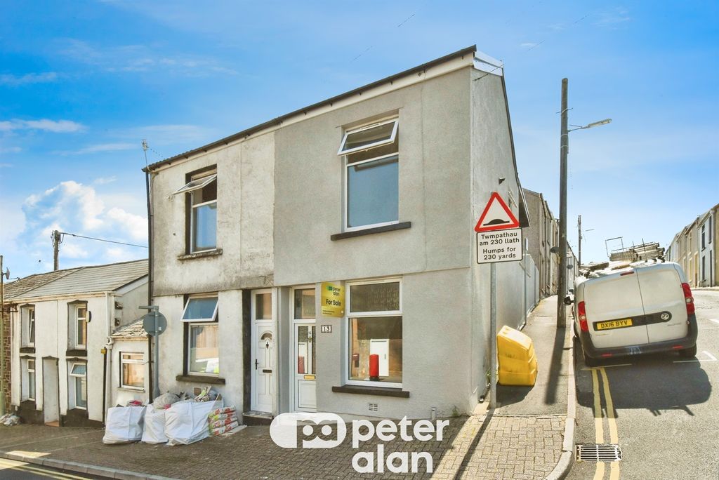 Property photo 2 of 18