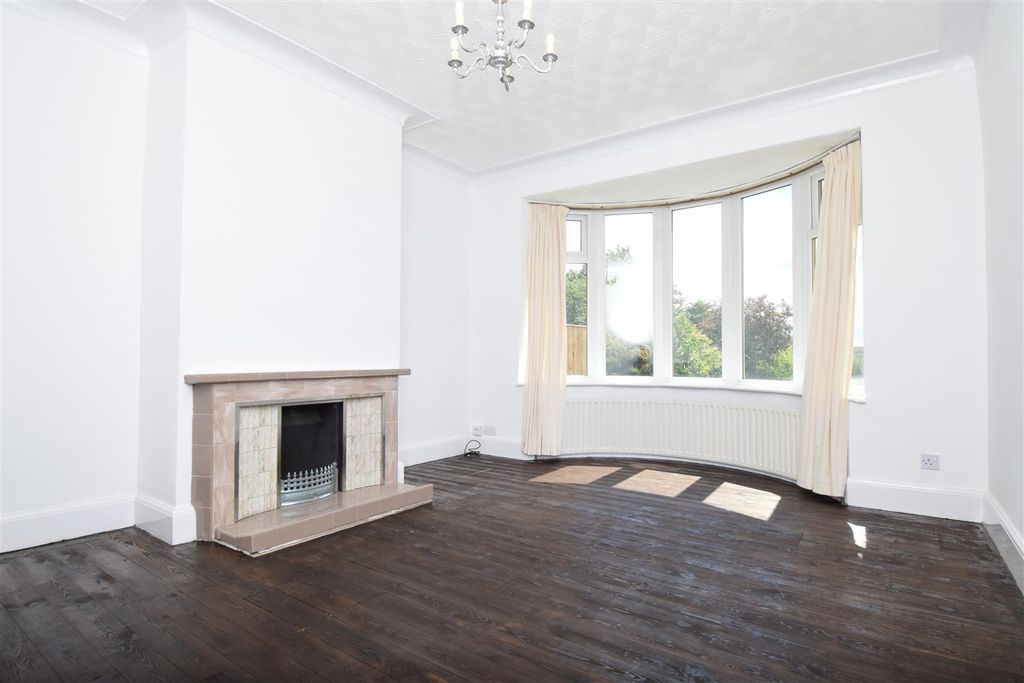 Property photo 3 of 24