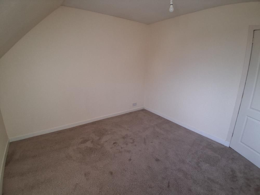 Property photo 3 of 6 Bedroom