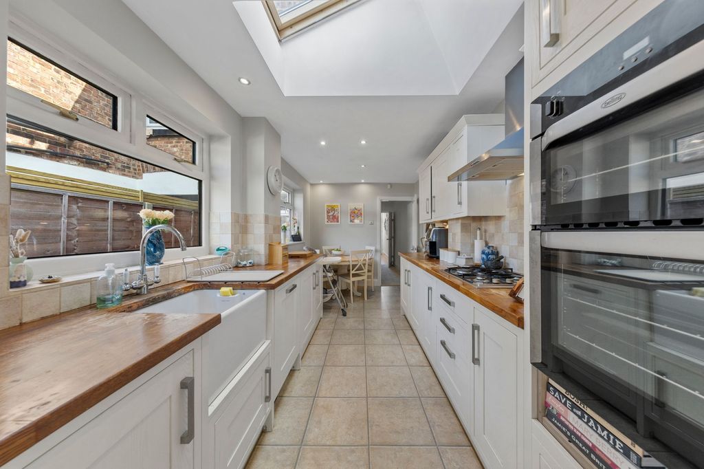 Property photo 3 of 18
