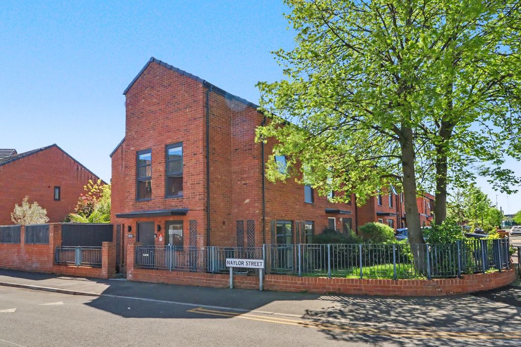 Property photo 2 of 31 Img_4943