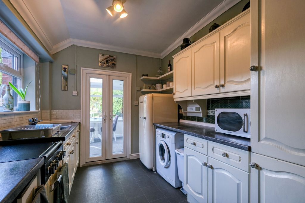 Property photo 3 of 17