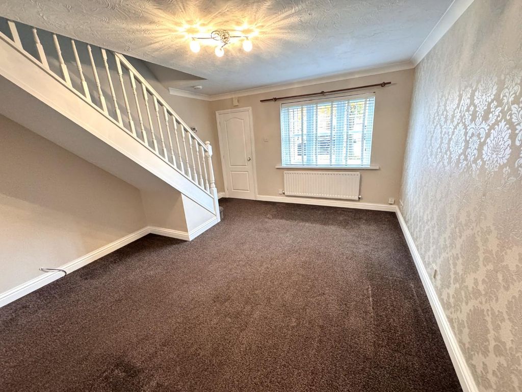 Property photo 2 of 15 Lounge