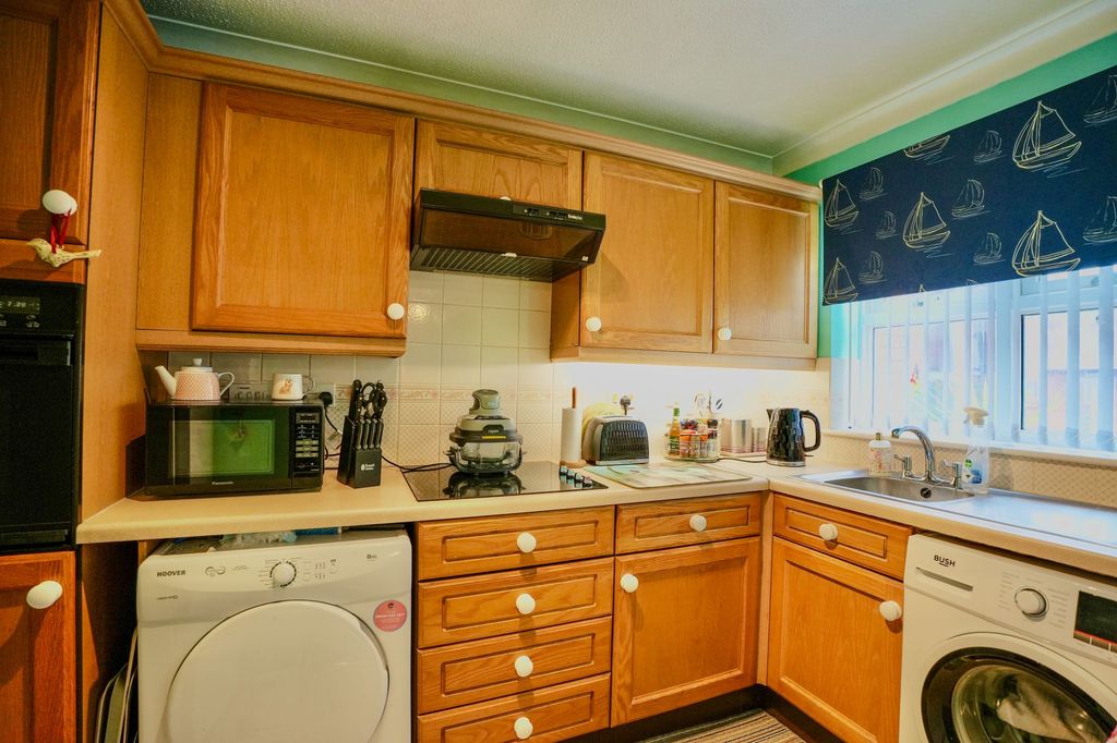 Property photo 3 of 16