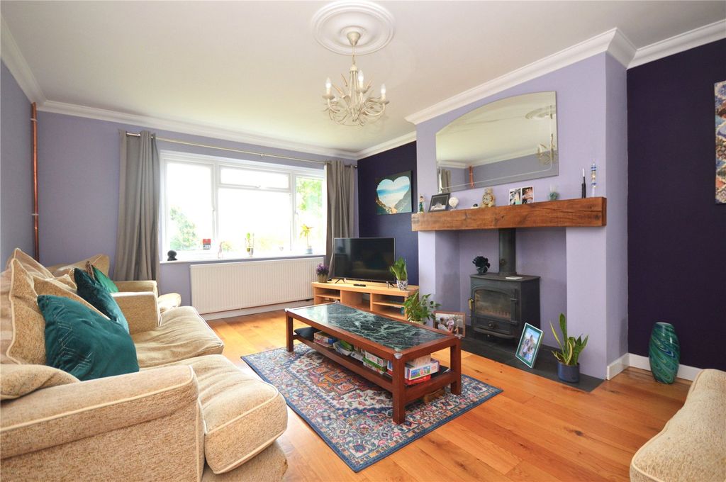 Property photo 2 of 29 Picture No. 33