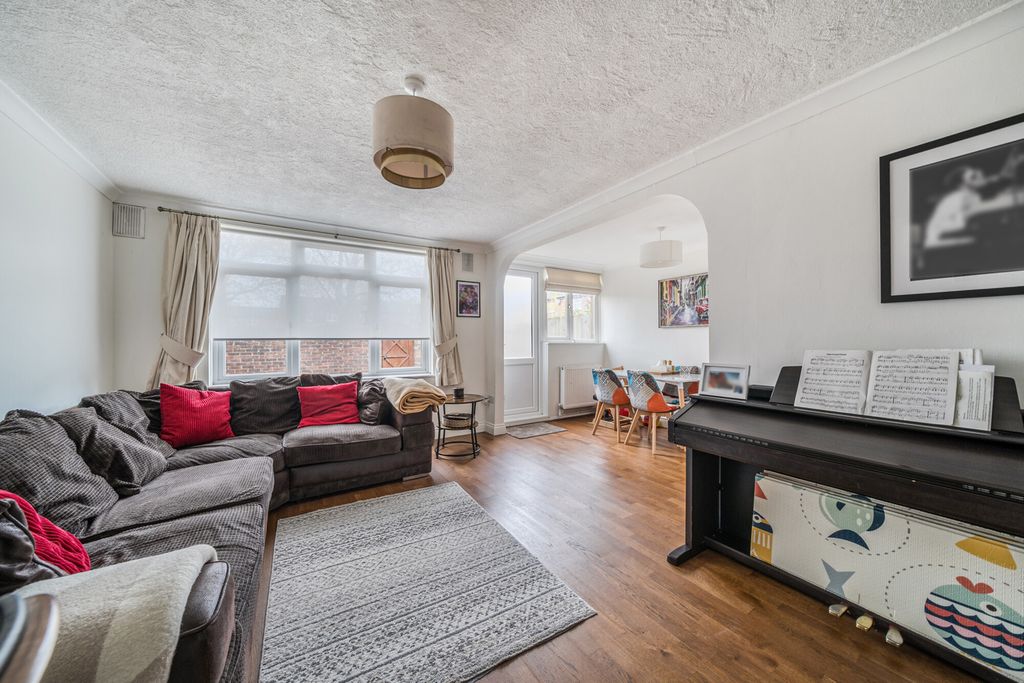 Property photo 3 of 20 1373604-2-69149E4...