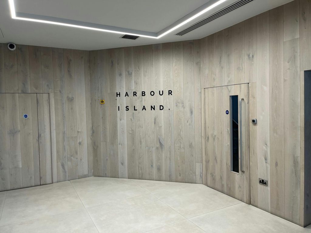 Property photo 3 of 12 Harbour Island Main Reception.Jpg