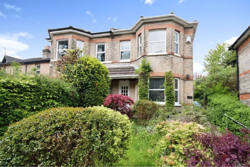 Property photo 1 of 17