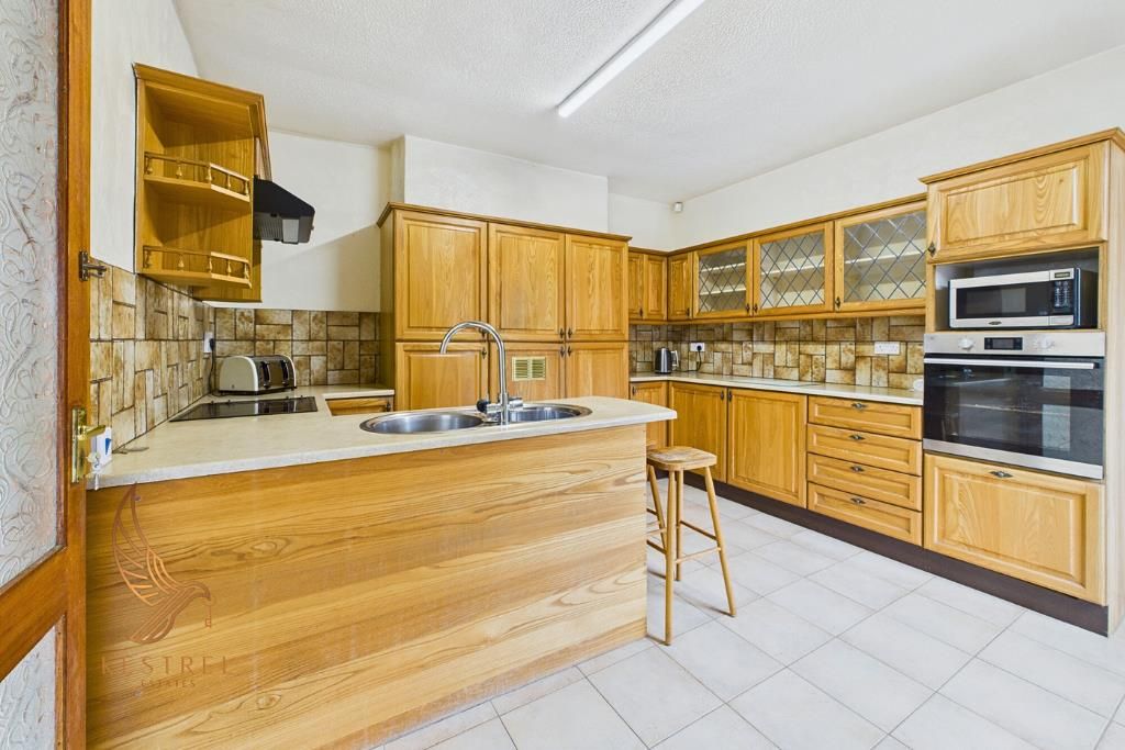 Property photo 3 of 30 9.Png