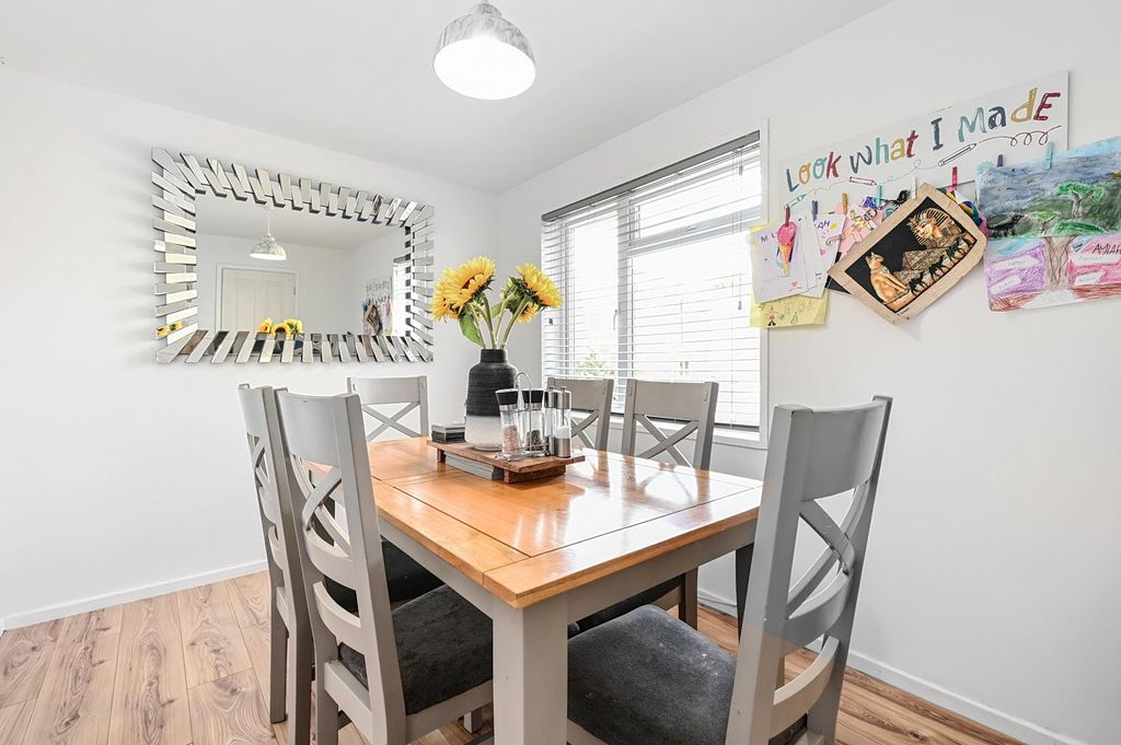 Property photo 3 of 11 Dining Room