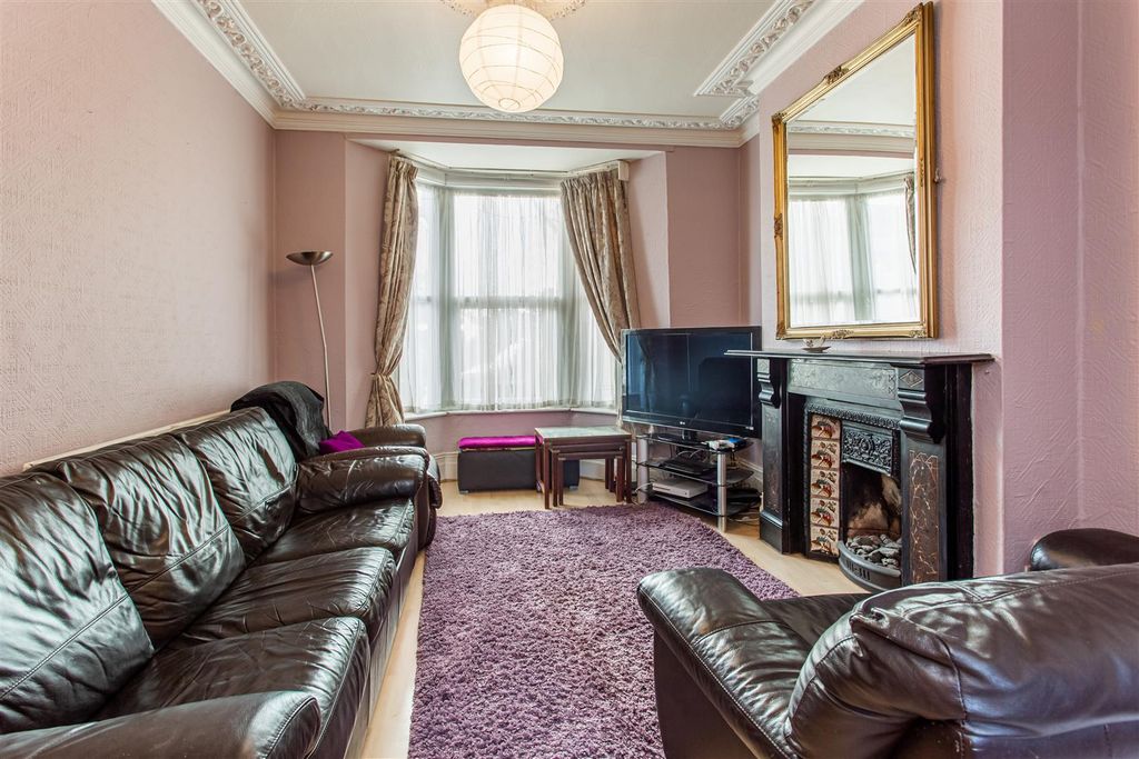 Property photo 2 of 14 Reception