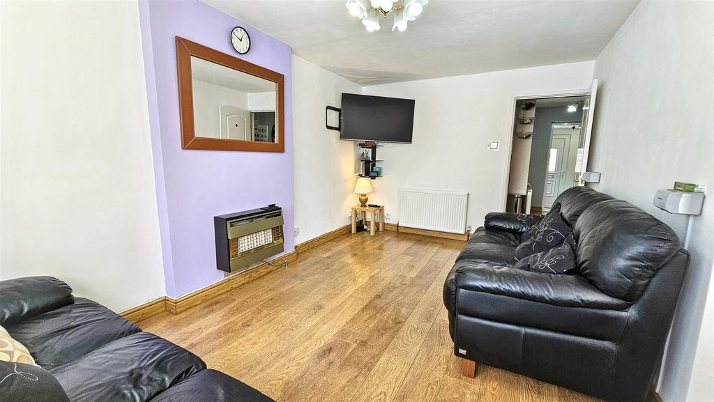 Property photo 3 of 13 1000005964.Jpg