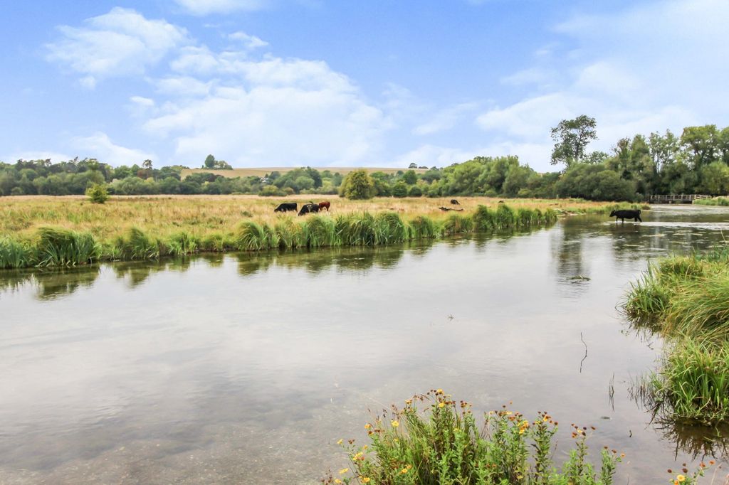 Property photo 3 of 14 Exterior