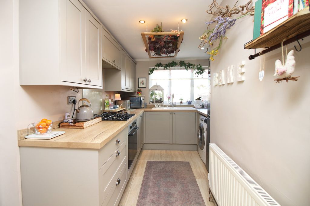 Property photo 3 of 21